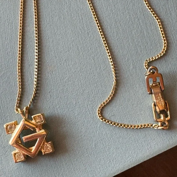 Givenchy Vintage 4 Corners Rhinestone G Logo Necklace - Picture 5 of 6